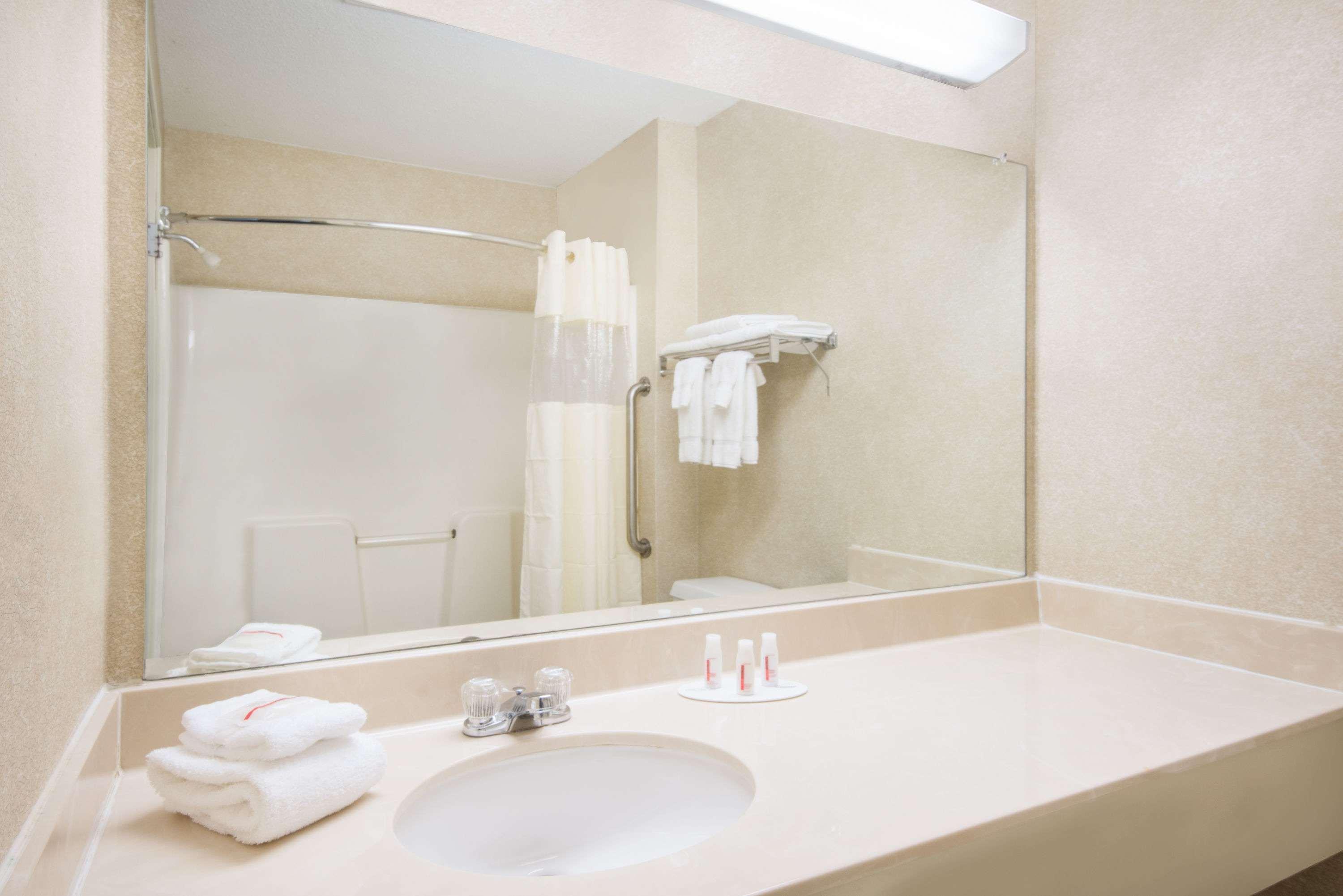 Baymont By Wyndham Casper East Hotel Evansville Ngoại thất bức ảnh
